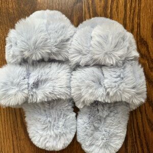 Aerie Fluffy Light Blue Slippers LIKE NEW